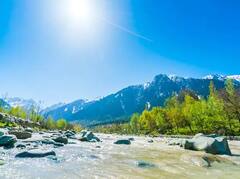 IRCTC Tour: કાશ્મીરમાં પરિવાર સાથે વેકેશન મનાવવા માંગો છો, આ પેકેજનો ઉઠાવો લાભ