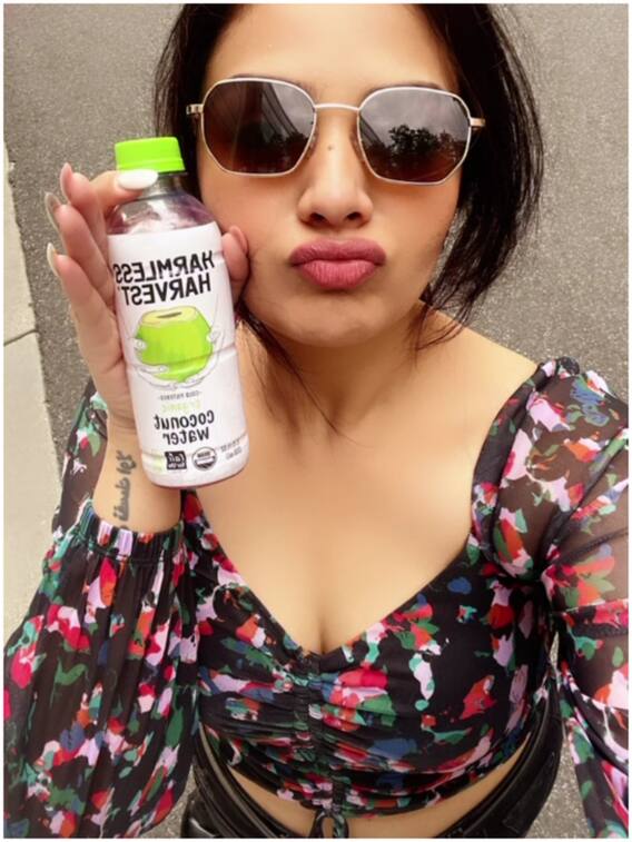 వాషింగ్టన్ వీధుల్లో శ్రీముఖి షికార్లు - జిమ్‌లో సెల్ఫీ వర్కవుట్లు