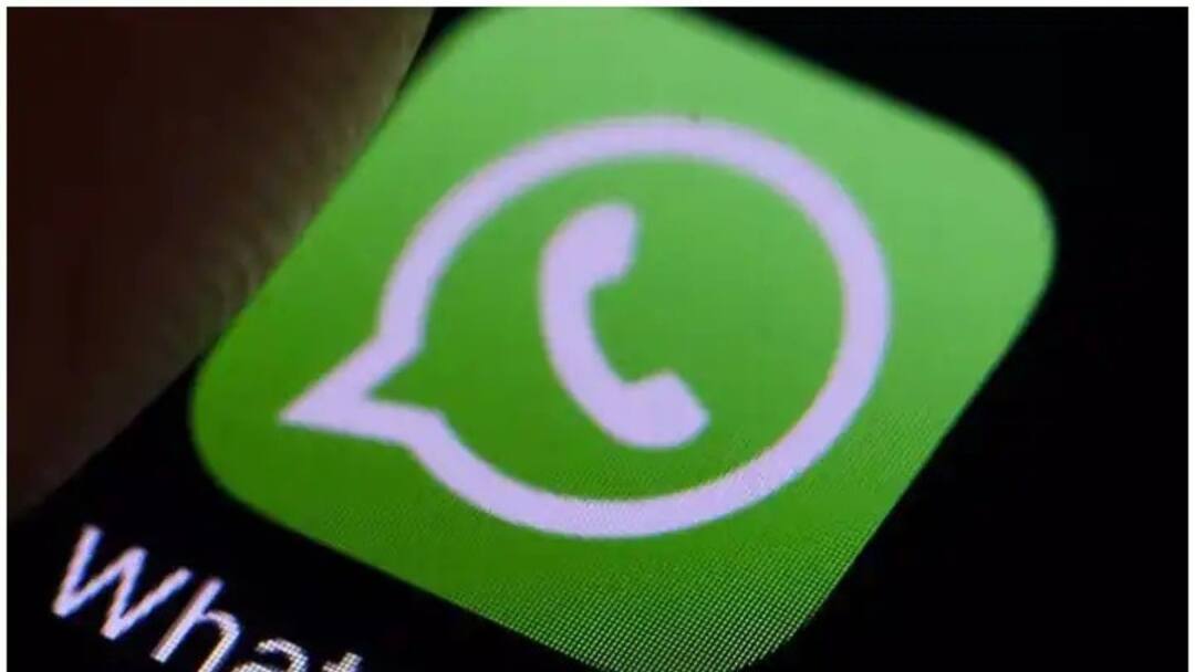 Whatsapp Features: হোয়াটসঅ্যাপে কতক্ষণ অনলাইন আছেন দেখতে পাবেন আপনার পছন্দের লোক, আসছে নতুন ফিচার WhatsApp May Soon Let You Hide Online Status From Certain Contacts Whatsapp Features: হোয়াটসঅ্যাপে কতক্ষণ অনলাইন আছেন দেখতে পাবেন আপনার পছন্দের লোক, আসছে নতুন ফিচার