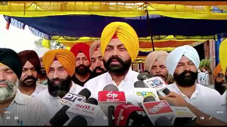 transport minister laljit bhullar pays homage to sri harmandir sahib ਜਲਦ ਹੀ ਪੰਜਾਬ ਨੂੰ ਪੂਰੀ ਤਰ੍ਹਾਂ ਕਰਜ਼ਾ ਮੁਕਤ ਬਣਾਏਗੀ ਭਗਵੰਤ ਮਾਨ ਦੀ ਅਗਵਾਈ ਵਾਲੀ ਆਪ ਸਰਕਾਰ: ਟਰਾਂਸਪੋਰਟ ਮੰਤਰੀ ਭੁੱਲਰ