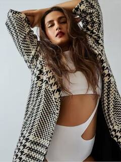 Huma Qureshi Photos: ਹੁਮਾ ਕੁਰੈਸ਼ੀ ਨੇ ਮੋਨੋਕਿਨੀ 'ਚ ਸ਼ੇਅਰ 'ਚ ਸ਼ੇਅਰ ਦੀ ਆਪਣੀ ਅਜਿਹੀ-ਅਜਿਹੀ ਤਸਵੀਰਾਂ, ਫੈਨਜ਼ ਹੋਏ ਦੀਵਾਨੇ