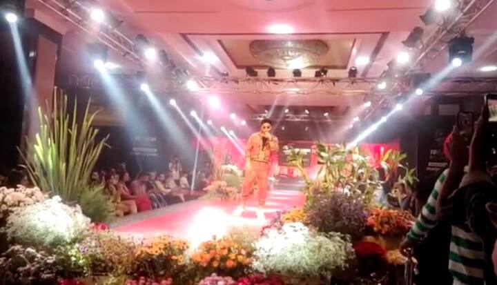 ਕਲਾਕਾਰ ਸਿੱਧੂ ਮੂਸੇਵਾਲਾ ਦੇ ਕਤਲ 'ਤੇ ਜੱਸੀ ਗਿੱਲ ਨੇ ਕਿਹਾ ਕਿ ਤੁਸੀਂ ਇਸ ਸਮੇਂ ਜੋ ਮਹਿਸੂਸ ਕਰ ਰਹੇ ਹੋ, ਉਹੀ ਸਥਿਤੀ ਮੇਰੀ ਹੈ। ਸਿੱਧੂ ਦੀ ਮੌਤ ਨੇ ਸਭ ਨੂੰ ਝੰਜੋੜ ਕੇ ਰੱਖ ਦਿੱਤਾ ਹੈ। ਸਿੱਧੂ ਦੀ ਮੌਤ ਤੋਂ ਬੱਚਾ-ਬੱਚਾ ਦੁਖੀ ਹੈ। ਸਾਰੇ ਇਸ ਘਟਨਾ ਤੋਂ ਦੁਖੀ ਹਾਂ ਅਤੇ ਡਰ ਵਿਚ ਵੀ ਹਾਂ।