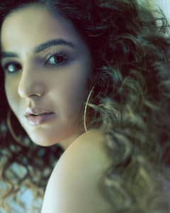 PHOTO: जस्मिन भसीनचा पिंक लूक, पाहा तिची किलर स्टाईल