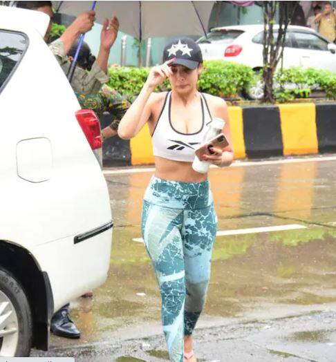 ਜਿਮ ਦੇ ਬਾਹਰ ਸਟਾਈਲਿਸ਼ ਲੁੱਕ ਵਿੱਚ Malaika Arora
