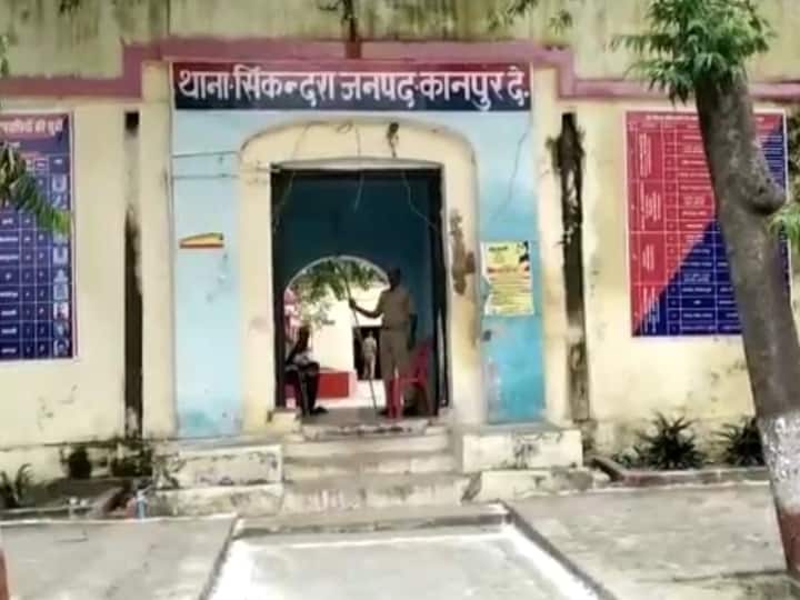 Kanpur Dehat Uttar Pradesh gangsters beat 2 in market police registered case arrested three ANN Kanpur Dehat News: 20 दबंगों ने 2 युवकों को गिराकर पीटा, बीच बाजार में लाठियों से ताबड़तोड़ वार, मुकदमा दर्ज