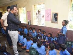 Surguja News: एक्शन में सरगुजा के नए कलेक्टर, हेडमास्टर को थमाया नोटिस, टीचर्स के वेतन में कटौती का निर्देश