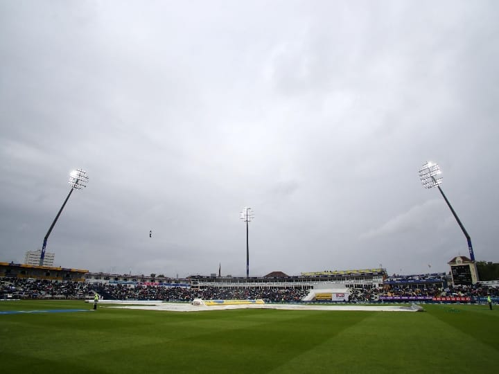 india vs england 5th test match second day match Rain stops play IND vs ENG, 5th TEST :  வேற லெவலில் விளையாடிய இந்தியா! தடுமாறிய இங்கிலாந்து..! கதையை கெடுத்த மழை!