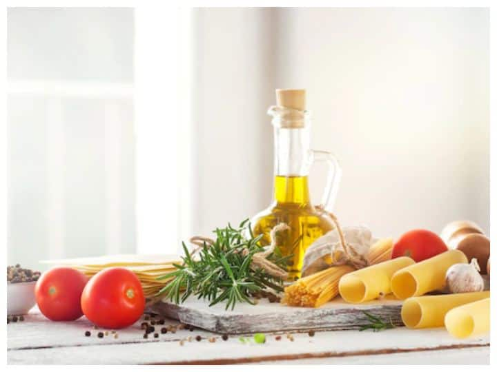 Benefits of Cooking Oil: dont give up your cooking oil for health know best cooking oils Benefits of Cooking Oil: सेहत के लिए तेल का सेवन है जरूरी, जानें कौन सा तेल है आपके लिए बेहतर