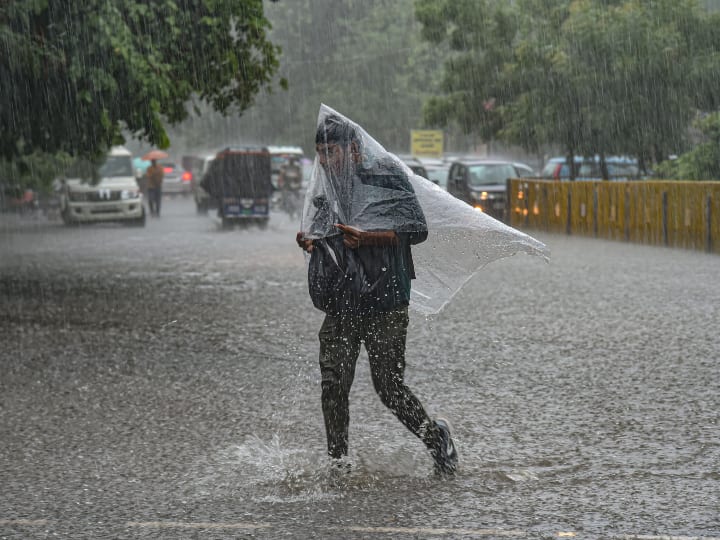 Maharashtra Mumbai Rain Updates IMD issue Warning of heavy rains in many districts Heavy rains Thane Navi Mumbai Palghar konkan Marathi News Latest Updates Maharashtra Rain Updates : राज्यभरात पावसाची कोसळधार; कोणत्या जिल्ह्यात काय परिस्थिती?