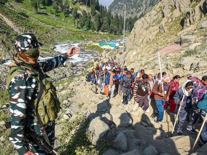 Amarnath Yatra 2022 thousands devotees visited Baba Barfani 6 thousand batch left ann Amarnath Yatra 2022: अब तक 11 हजार श्रद्धालुओं ने किए बाबा बर्फानी के दर्शन, चौथा जत्था रवाना
