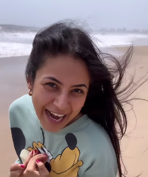 Shehnaaz Gill Video: समंदर किनारे मस्ती करती दिखीं शहनाज़ गिल, मज़ेदार वीडियो आया सामने