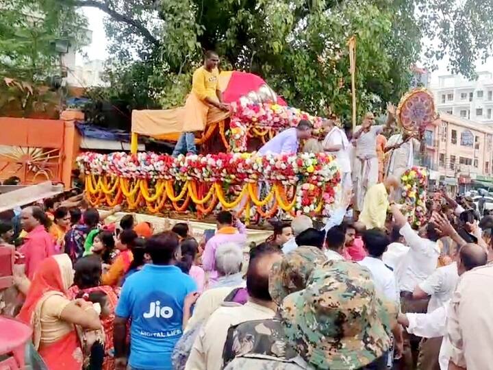 बंगाली क्लब के प्रकाश साहा का कहना है भगवान जगन्नाथ की रथयात्रा की परंपरा पिछले कई सालों से चली आ रही है.अब 9 दिन भगवान जगन्नाथ अपनी मौसी के घर रहेंगे और उनकी सेवा तमाम भक्त करेंगे.