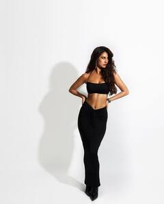 Disha Paatni Pics: क्रॉप टॉप में दिशा पाटनी की पतली कमर पर टिकी फैंस की नजर, ग्लैमरस फोटोज उड़ा देंगी होश