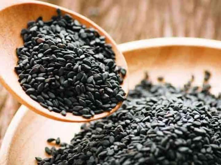 Kale Til Upay: शनिवार को करें काले तिल के ये 5 उपाय, फायदे जानकर आज से ही कर देंगे शुरू Kale Til Upay remedy of Black Sesame on saturday to get blessing of shani dev lord shiva surya dev Kale Til Upay: शनिवार को करें काले तिल के ये 5 उपाय, फायदे जानकर आज से ही कर देंगे शुरू