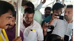 Ex Minister Uma on Bus Ticket Rates : పల్లెవెలుగు ప్రయాణికులతో మాట్లాడుతూ ఉమా నిరసన | ABP Desam