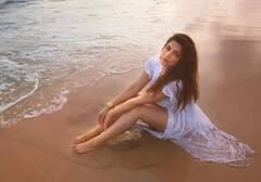 Shama Sikender ने शेयर की अपनी ये सिजलिंग तस्वीर, ब्लैक शॉट्स और क्राप टॉप में आईं नजर