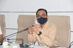 Rajesh Deshmukh pune collector Covid Positive Rajesh Deshmukh Pune News: पुण्याचे जिल्हाधिकारी राजेश देशमुखांना कोरोनाची लागण