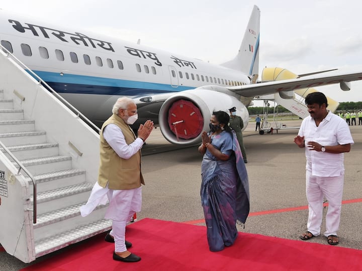 Hyderabad PM Modi reached Begumpet governor tamilisai received bjp meeting PM Modi In Hyderabad : ప్రధాని మోదీ హైదరాబాద్‌లో దిగిన వెంటనే ఏం చేశారంటే?