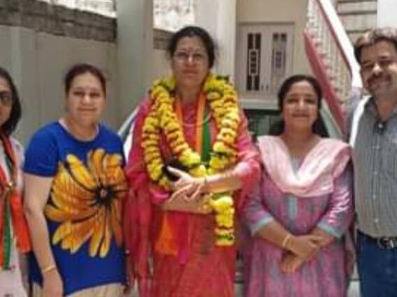 MP Civic Polls: बीजेपी पार्षद प्रत्याशी के कथित वायरल वीडियो पर मचा हड़कंप, कांग्रेस ने की यह मांग MP Civic Polls: बीजेपी पार्षद प्रत्याशी के कथित वायरल वीडियो पर मचा हड़कंप, कांग्रेस ने की यह मांग