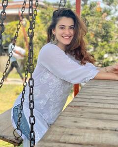 Shivaleeka Oberoi Photo: बला की खूबसरत हैं 'खुदा हाफिज 2' एक्ट्रेस शिवालीका ओबेरॉय, तस्वीरें देख हो जाएंगे दीवाने