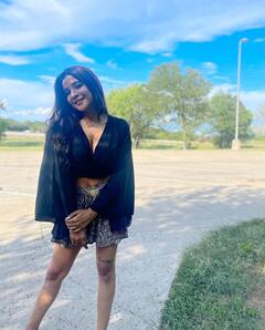 Actress Sakshi Agarwal : ஒளி இல்லா உன் மொழிகள்..நடிகை சாக்‌ஷி அகர்வாலின் க்யூட் போட்டோஸ்