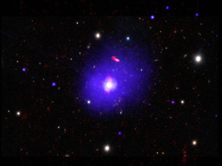 Chandra Shows Giant Black Hole Spins Slower Than Its Peers says  NASA திடீரென Black Hole இல் ஏற்பட்ட மாற்றம்!  காரணம் என்ன ? நாசா வெளியிட்ட புகைப்படம்!