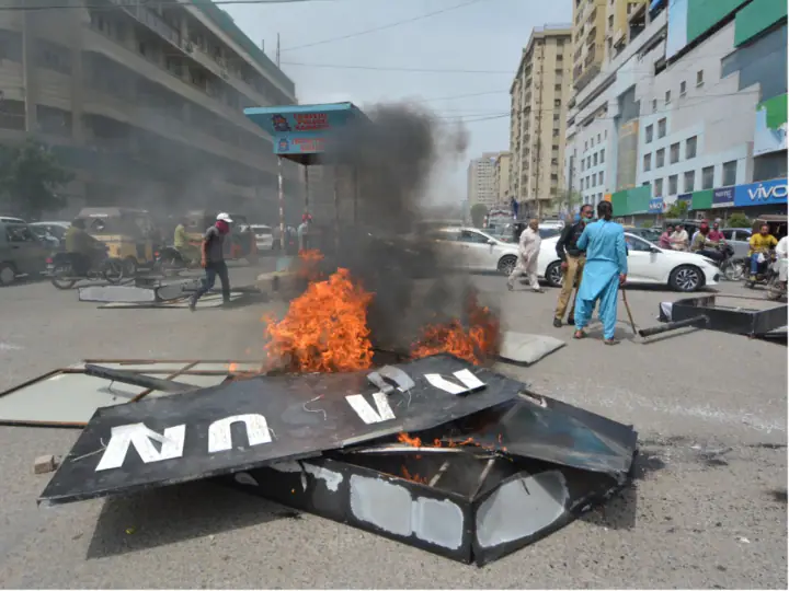 Pakistan Blasphemy: ਪਾਕਿਸਤਾਨ 'ਚ ਸੈਮਸੰਗ ਕੰਪਨੀ 'ਤੇ ਈਸ਼ਨਿੰਦਾ ਦਾ ਦੋਸ਼, ਜ਼ਬਰਦਸਤ ਹੰਗਾਮਾ, ਹਿਰਾਸਤ 'ਚ 27 ਕਰਮਚਾਰੀ