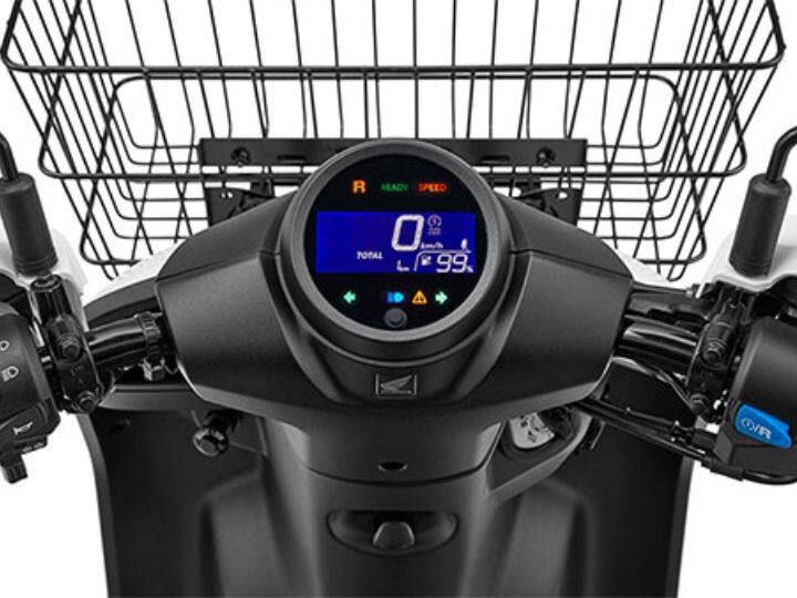 कंपनीने आपल्या इलेक्ट्रिक स्कूटरची भारतातील रस्त्यांवर चाचणी सुरू केली आहे. अलीकडे Honda ची Benly e (Honda Benly-e) इलेक्ट्रिक स्कूटर कर्नाटकातील बेंगळुरू शहरात चाचणी दरम्यान दिसली आहे.