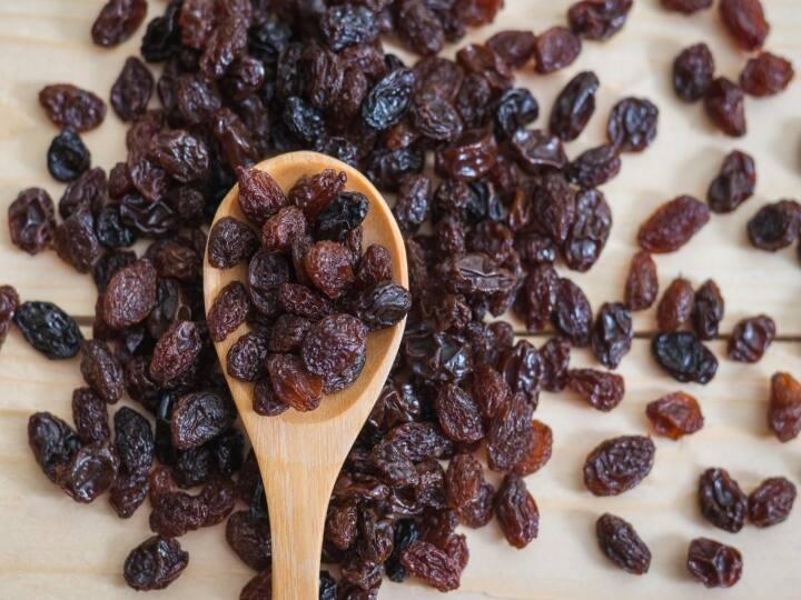 Why Raisins (Kishmish) Are A Better Sweetener Than Sugar - Health Benefits Explained உலர் திராட்சை சாப்பிடுவதில் இவ்வளவு நன்மைகள் இருக்கா ? ஊட்டச்சத்து நிபுணர்  விளக்கம்!