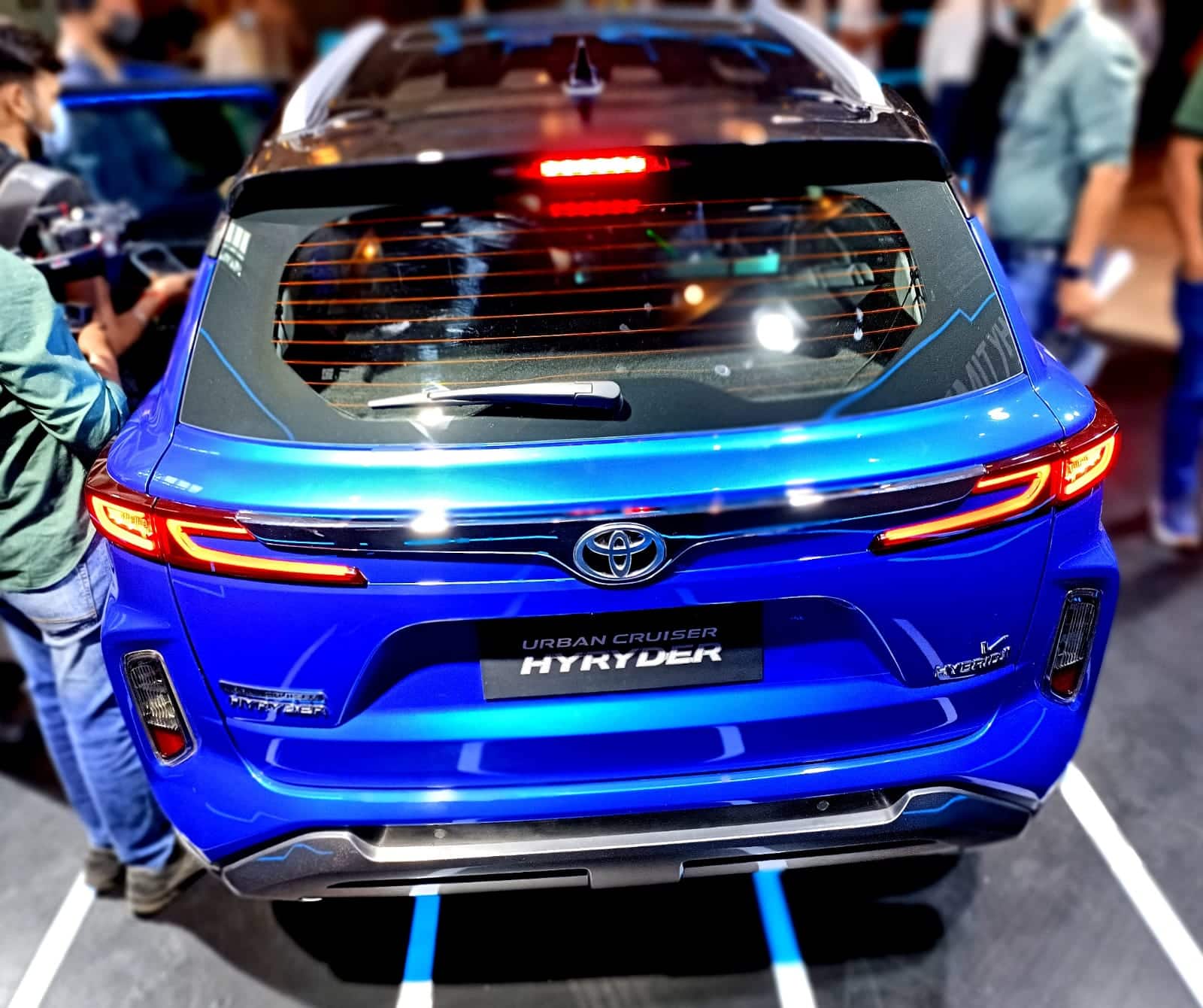 Toyota Urban Cruiser Hyryder First Review: टोयोटा अर्बन क्रूजर हाइराइडर में 7 चीजें जो हमने देखी