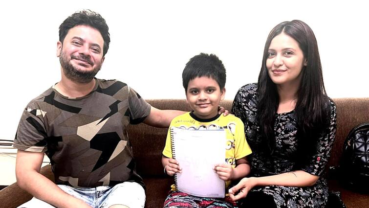 Rahul Priyanka: Rahul and Priyanka got clicked while script reading of Kolkata 96 Rahul Priyanka: 'সহজ'-ভাবেই এক ফ্রেমে রাহুল-প্রিয়ঙ্কা, নতুন শুরুর কথা লিখলেন অভিনেতা