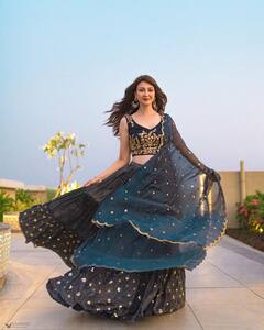 लहंगे में अप्सरा सी खूबसूरत लगती हैं Saumya Tandon, तस्वीरें देख फैंस का हो जाता है बुरा हाल