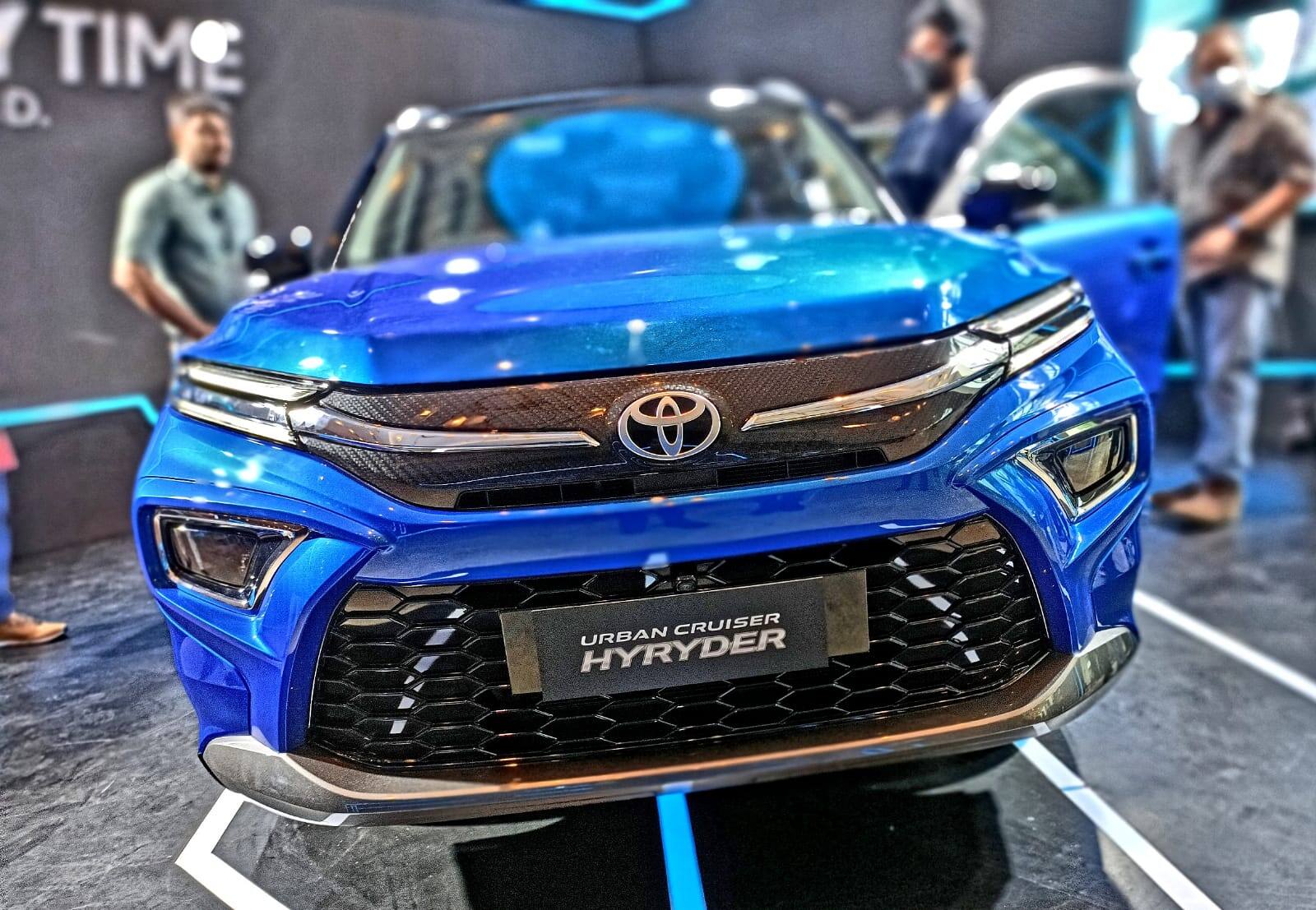 Toyota Urban Cruiser Hyryder First Review: टोयोटा अर्बन क्रूजर हाइराइडर में 7 चीजें जो हमने देखी