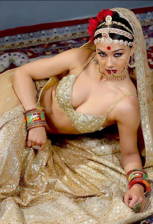 भोजपुरी अभिनेत्री आता मोठ्या अभिनेत्रींना प्रत्येक बाबतीत टक्कर देत आहेत.