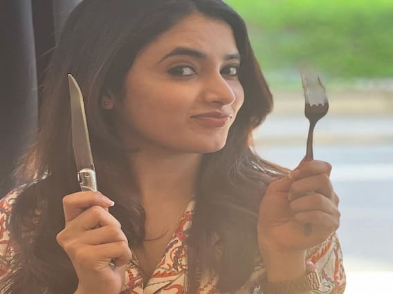 Priyanka Mohan: கியூட் குயின் நடிகை பிரியங்கா மோகனின் லேட்டஸ்ட் கிளிக்ஸ்! Priyanka Mohan: கியூட் குயின் நடிகை பிரியங்கா மோகனின் லேட்டஸ்ட் கிளிக்ஸ்!