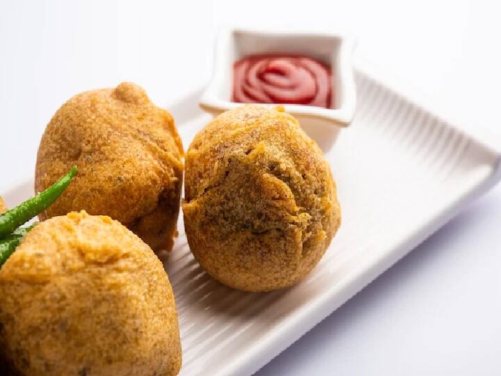 Monsoon Recipe: बारिश के इस मौसम में चाय के साथ सर्व करें उड़द दाल पकौड़े, जानें इसकी आसान रेसिपी Kitchen Tips Urad Dal Pakoda Easy Recipe try easy recipe of Pakode at home Monsoon Recipe: बारिश के इस मौसम में चाय के साथ सर्व करें उड़द दाल पकौड़े, जानें इसकी आसान रेसिपी