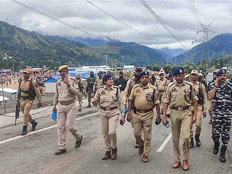 Amarnath Yatra 2022: কড়া নিরাপত্তা আর বাঁধভাঙা উৎসাহ, দুইয়ে মিলেই চলছে অমরনাথ যাত্রা