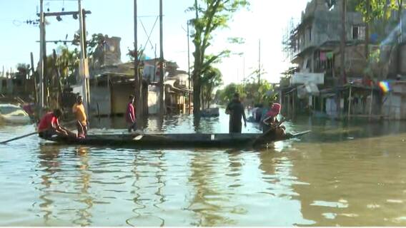 Assam Flood: बेबसी की इंतहा... खाने के लिए राशन तक नहीं