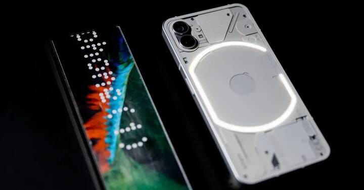 સ્માર્ટફોન વિશે ઘણીબધી અફવાઓ ફેલાઇ રહી છે, પરંતુ આમાં એક ટ્રાન્સપ્રિન્ટ બેક (Transprint Back), વાયરલેસ ચાર્જિંગ (Wireless Charging) અને એક સ્નેપડ્રેગન ચિપસેટ હોવાની પુષ્ટી કરવામાં આવી છે.