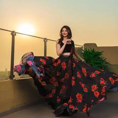 ਲਹਿੰਗੇ 'ਚ ਅਪਸਰਾ ਜਿਹੀ ਖੂਬਸੂਰਤ ਲੱਗੀ Saumya Tondon, ਤਸਵੀਰਾਂ ਦੇਖ ਫੈਨਜ਼ ਹੋਏ ਦੀਵਾਨੇ