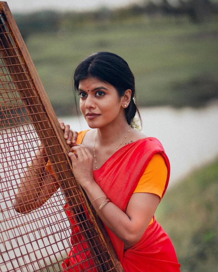 ஏ வாடி வாடி ராட்டி என் நெஞ்சம் தாங்கலடி…