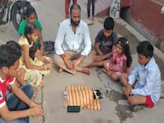 Guntur News : వీధి కుక్కల దాడిలో పెంపుడు కుక్క పిల్ల మృతి, రోడ్డుపై బైఠాయించిన ఓ కుటుంబం