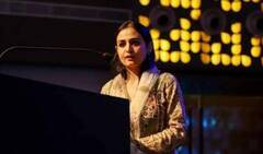 પુલિત્ઝર એવોર્ડ વિનર અને કાશ્મીરી ફોટો જર્નાલિસ્ટ Sanna Irshad Mattooને એરપોર્ટ પર રોકવામાં આવી, પેરિસ જવાની ના મળી મંજૂરી