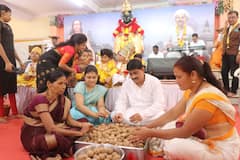 Ashadhi Ekadashi: वारकर्‍यांसाठी सातशे महिलांनी बनविले 65 हजार लाडू; अकरा वर्षांची परंपरा कायम