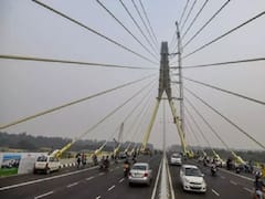Delhi Signature Bridge: दिल्ली में सिग्नेचर ब्रिज से सुसाइड पर पुलिस लगा रही लगाम, अबतक 30 लोगों की बचाई जान