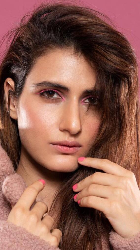 अभिनेत्री फातिमा सना शेख करतेय 'या' आजाराचा सामना