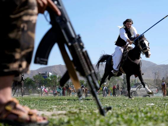Attack on Taliban: अफगानिस्तान के हेरात में तालिबान के काफिले पर बंदूकधारी ने किया हमला, कई लोगों की मौत Attack on Taliban: अफगानिस्तान के हेरात में तालिबान के काफिले पर बंदूकधारी ने किया हमला, कई लोगों की मौत