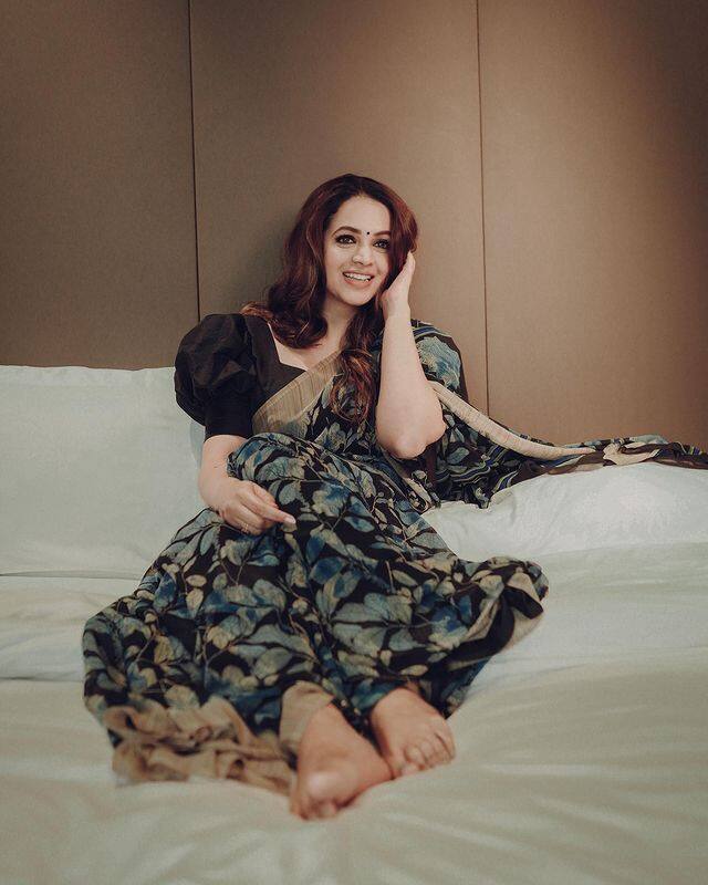 குண்டுமல்லி பூப்பூக்க கொக்குக்கூட்டம் தான் பறக்க கோவில் தேரில் வனம் பிடிக்க