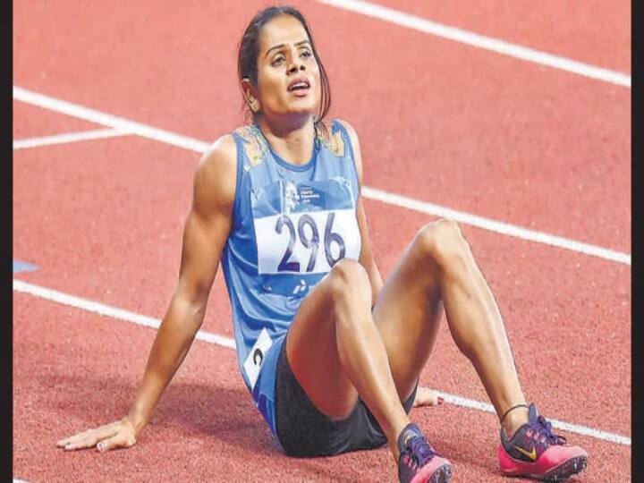Seniors forced me to give them massage: Dutee Chand opens up on facing ragging in sports hostel Dutee Chand : ”விளையாட்டு விடுதியில் சீனியர்ஸ் மசாஜ் பண்ண சொல்லுவாங்க....” : ராகிங்கிற்கு ஆளான இந்திய ஒலிம்பிக் வீராங்கனை..
