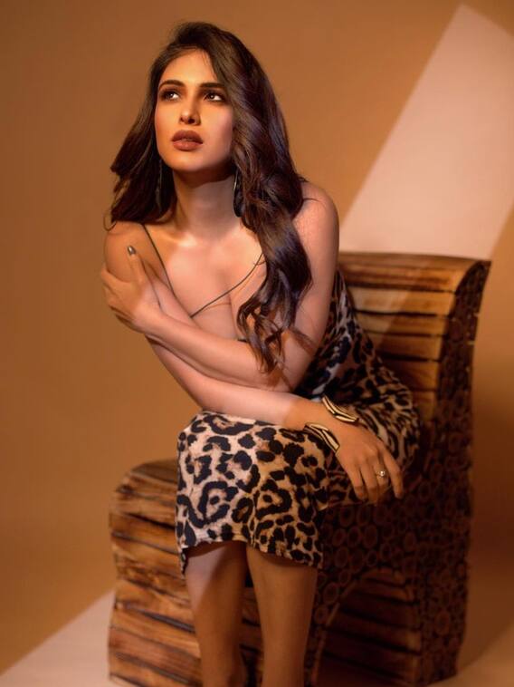 बला की खूबसूरत हैं भोजपुरी एक्ट्रेस नेहा मलिक